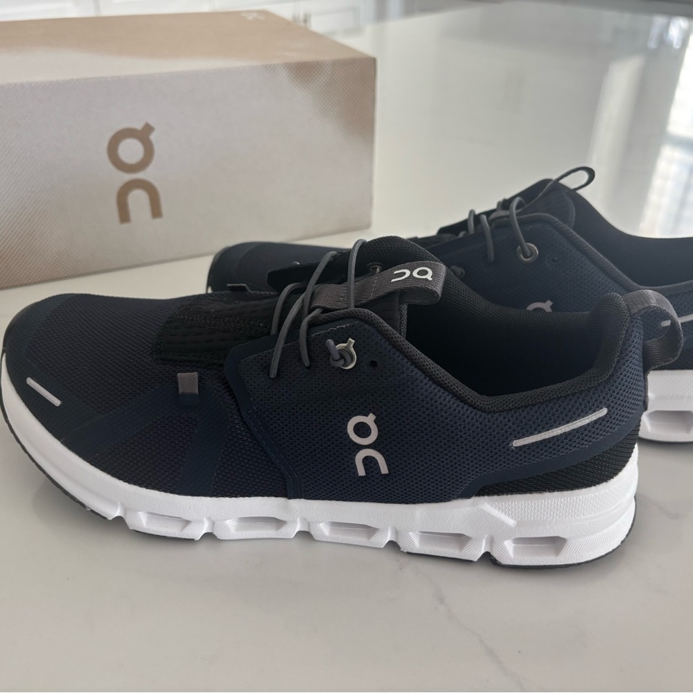 On Running Boy’s Navy and White Sneakers